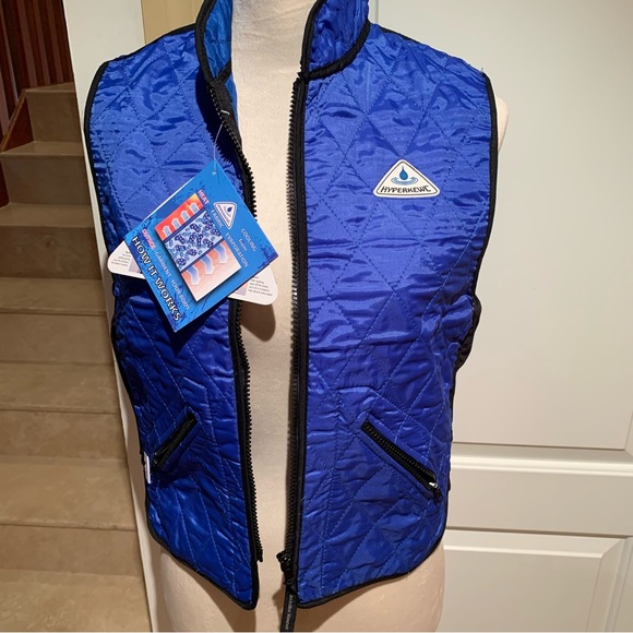 HYPERKEWL. NWT. Cooling Fabric Vest. Blue. Size XS. - Picture 2 of 9